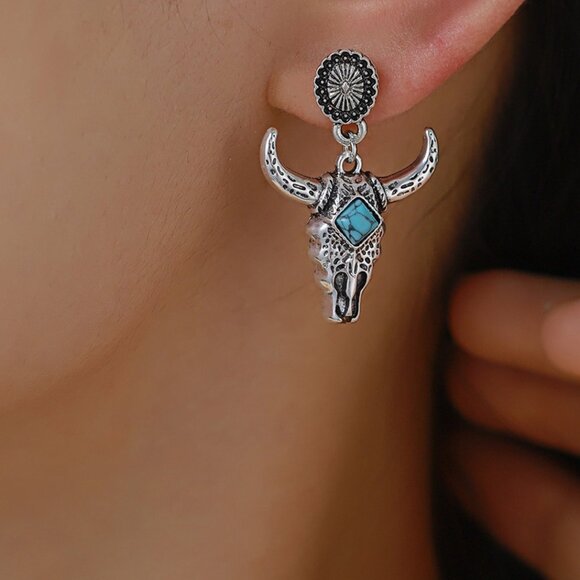 BOHEMIAN COWGIRL! Antique Bull Skull & Turquoise Drop Earrings - Picture 1 of 3